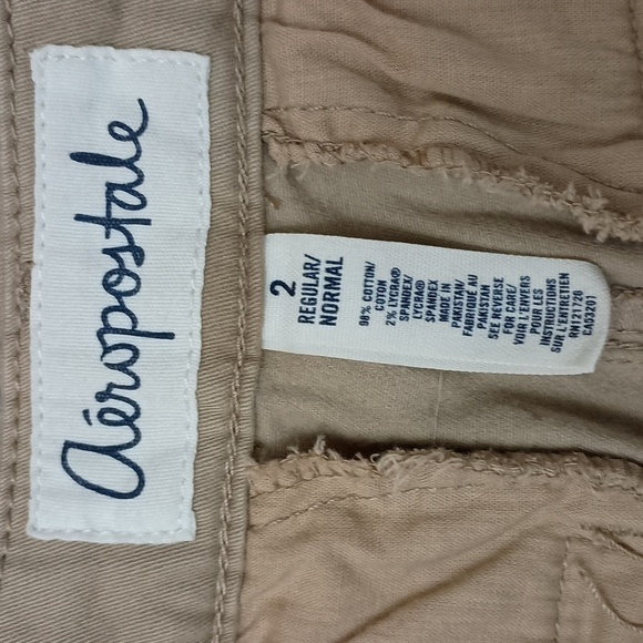 Aeropostale Classic Twill Khaki Pants - Picture 4 of 5